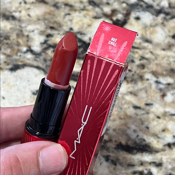 🍭🐈‍⬛Chili Mac Matte Lipstick - Picture 4 of 10